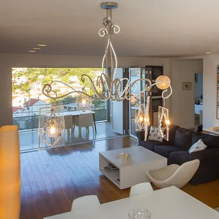 Mara Apartment Vis
